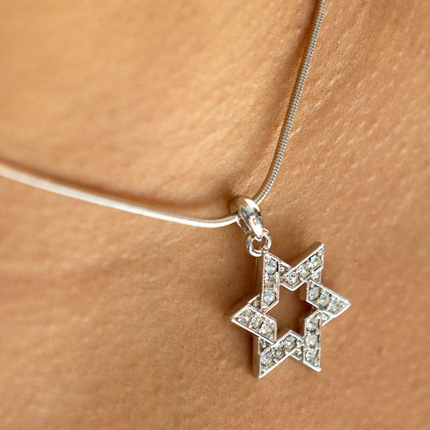 Empire Cove Star Pendant Necklace Silver Toned Rhinestone Fashion Jewelry-