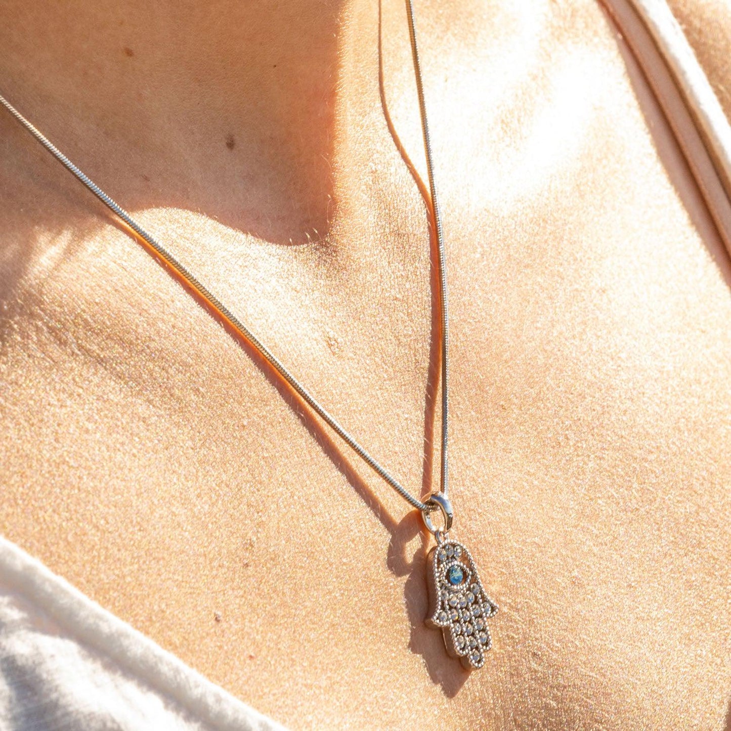 Empire Cove Hamsa Pendant Necklace Silver Toned Rhinestone Fashion Jewelry-